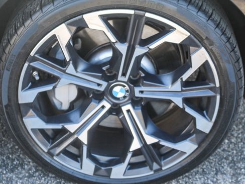 Certified 2025 BMW 330i Sedan w/ Convenience Package image 10