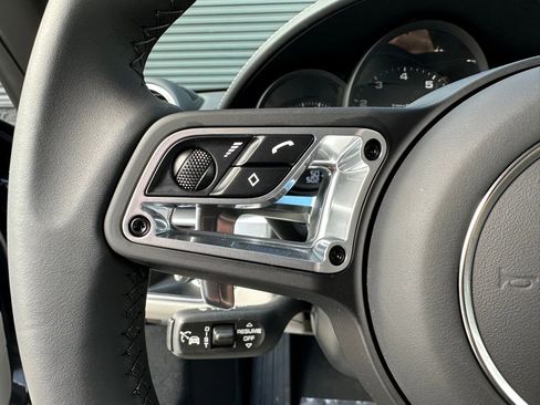 Used 2025 Porsche 718 Boxster image 18