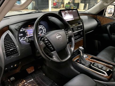 Used 2024 Nissan Armada SL image 13