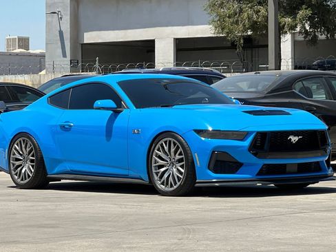 Used 2025 Ford Mustang GT Premium RWD image 10