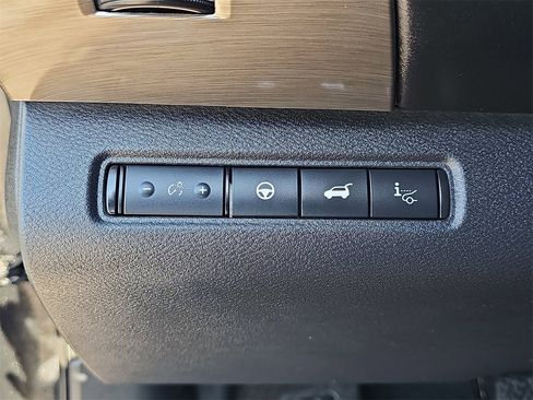 Used 2023 Nissan Pathfinder Platinum image 26