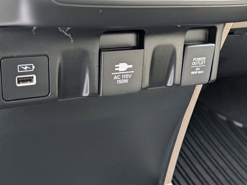 Used 2023 Honda Odyssey Elite image 11