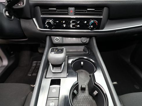 Used 2023 Nissan Rogue S image 20