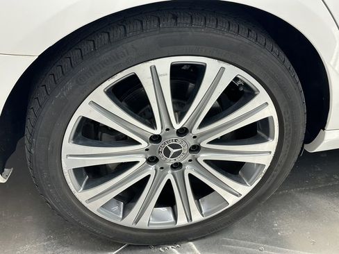 Used 2018 Mercedes-Benz E 300 image 21