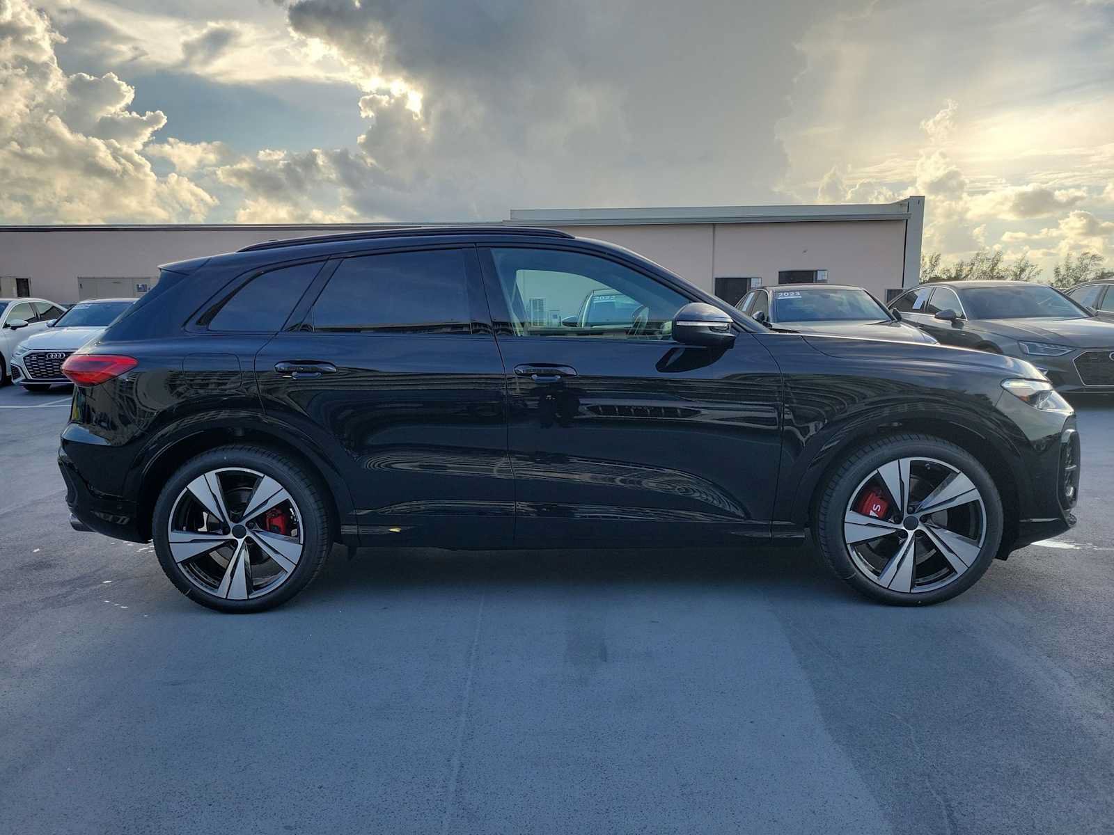 New 2026 Audi SQ5 Premium Plus AWD/4WD image 7