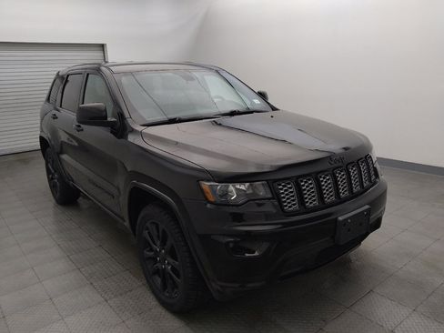 Used 2020 Jeep Grand Cherokee Altitude AWD/4WD image 13