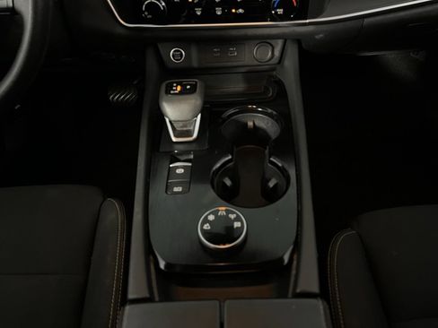 Used 2023 Nissan Rogue S image 16