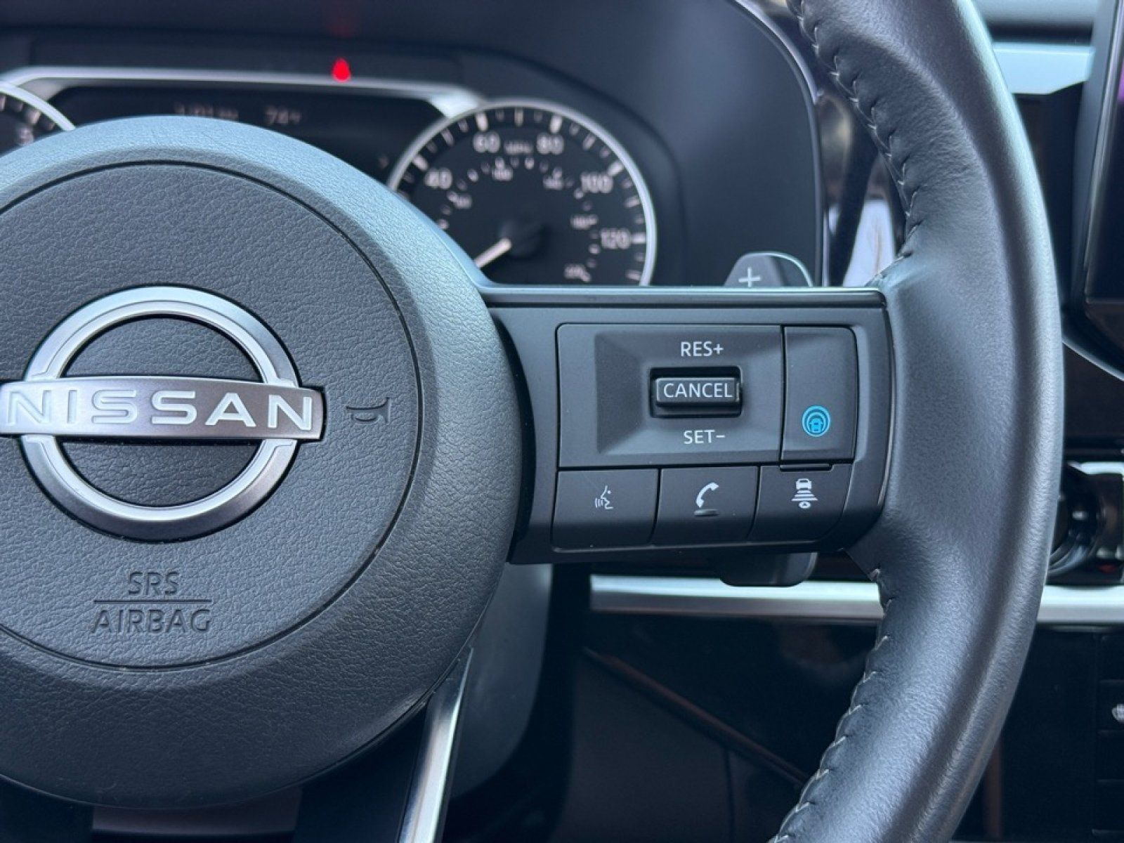 Used 2025 Nissan Pathfinder SV FWD image 20