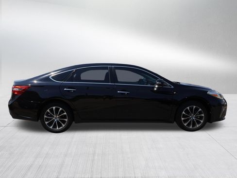 Used 2018 Toyota Avalon XLE Premium FWD image 7