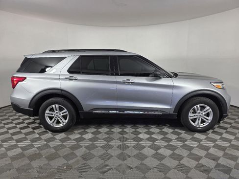 Used 2023 Ford Explorer XLT w/ Equipment Group 202A image 9