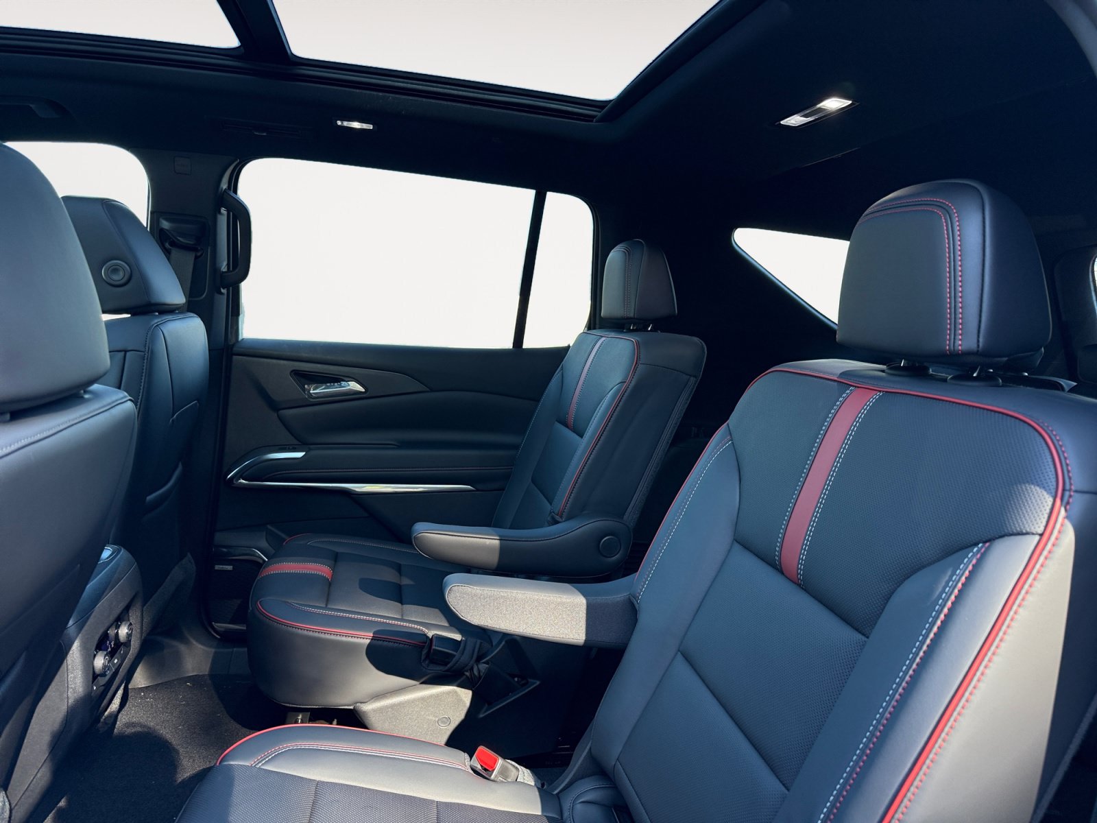 New 2027 Chevrolet Traverse RS AWD/4WD image 13