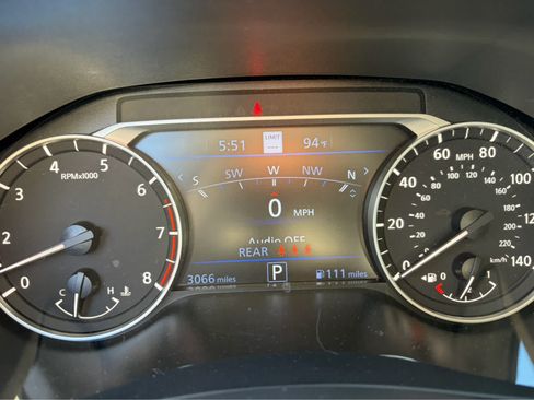 Used 2025 Nissan Altima 2.5 SL FWD image 9