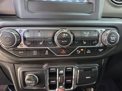 Used 2020 Jeep Gladiator Sport w/ Quick Order Package 24S AWD/4WD image 20