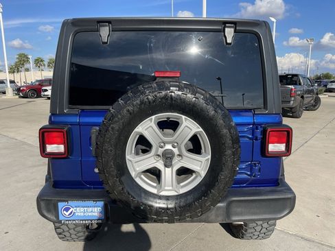 Used 2018 Jeep Wrangler Unlimited Sport S image 4