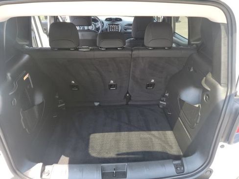 Used 2023 Jeep Renegade Latitude w/ Premium Group AWD/4WD image 13