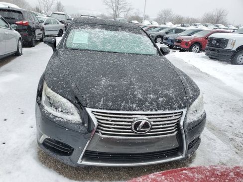 Used 2013 Lexus LS 460 AWD w/ Comfort Pkg image 2