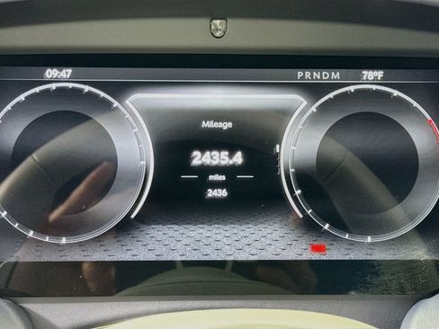 Used 2024 Aston Martin DB12 Coupe RWD image 12