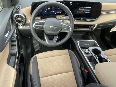 New 2026 Chevrolet Equinox ACTIV w/ Safety and Technology Package image 12