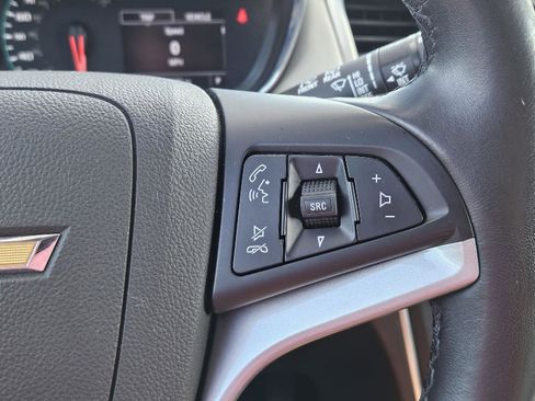 Used 2019 Chevrolet Trax LT w/ Driver Confidence Package FWD image 10