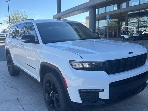 Used 2023 Jeep Grand Cherokee L Limited w/ Luxury Tech Group II image 4