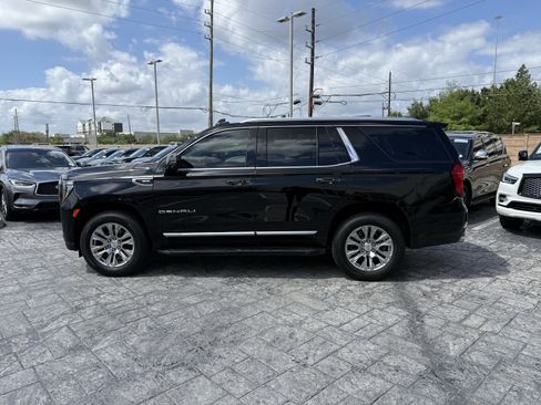 Used 2022 GMC Yukon Denali RWD image 4
