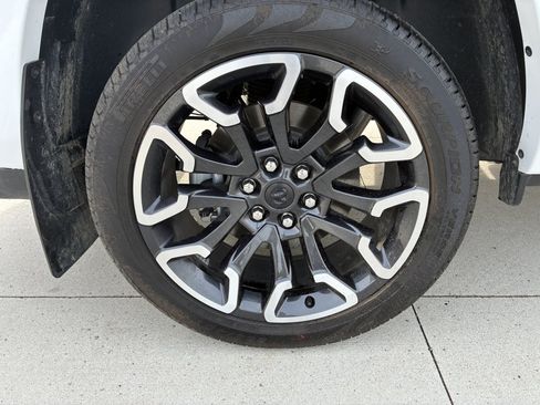 Used 2025 RAM 1500 Limited AWD/4WD image 12