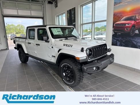 Used 2024 Jeep Gladiator Sport image 1