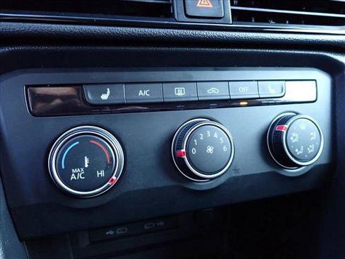 Used 2022 Volkswagen Taos S image 20