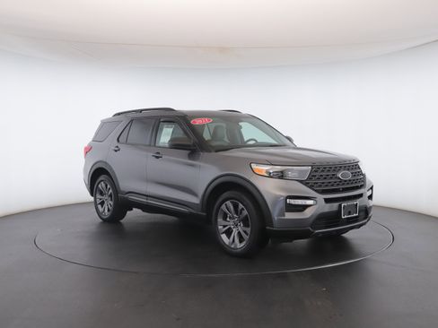 Used 2021 Ford Explorer XLT w/ Equipment Group 202A image 35