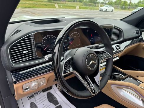 New 2025 Mercedes-Benz GLS 580 4MATIC image 40