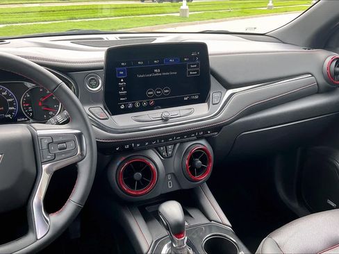 Used 2025 Chevrolet Blazer RS image 7