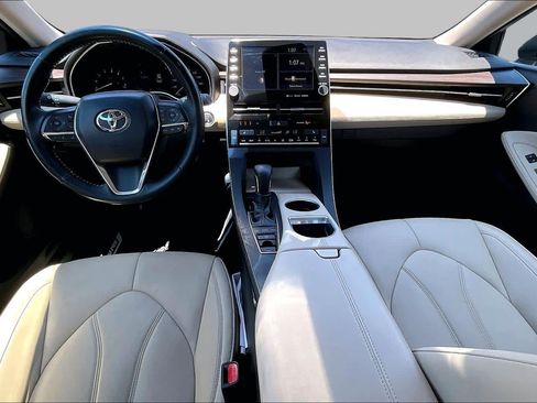 Used 2019 Toyota Avalon XLE w/ Moonroof Package FWD image 16