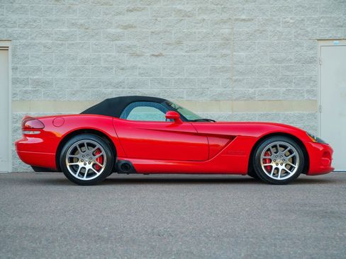 Used 2004 Dodge Viper SRT-10 RWD image 23