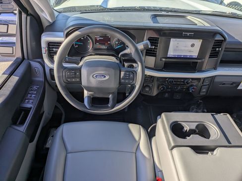 New 2025 Ford F550 4x4 Crew Cab image 28
