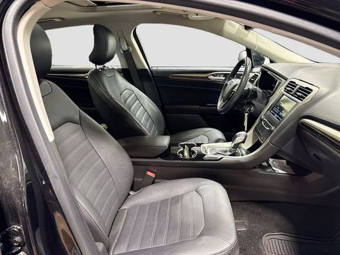 Used 2015 Ford Fusion SE w/ Equipment Group 202A AWD/4WD image 23