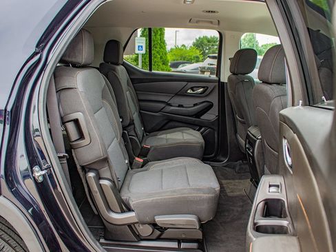 Used 2020 Chevrolet Traverse LT FWD image 19