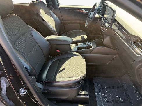 Used 2024 Ford Escape ST-Line w/ Tech Pack #1 AWD/4WD image 9