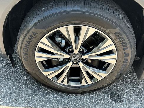 Certified 2023 Nissan Rogue SV FWD image 10