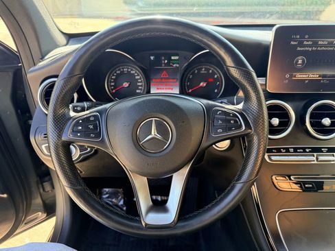 Used 2019 Mercedes-Benz GLC 350e 4MATIC image 24