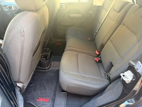 Used 2019 Jeep Wrangler Unlimited Sport S AWD/4WD image 16