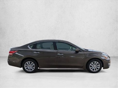 Used 2015 Nissan Altima 2.5 S w/ Power Driver Seat Package FWD image 4