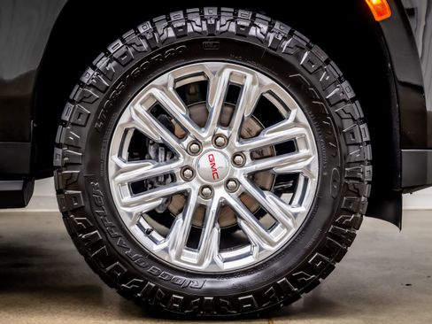 Used 2023 GMC Yukon SLT AWD/4WD image 38