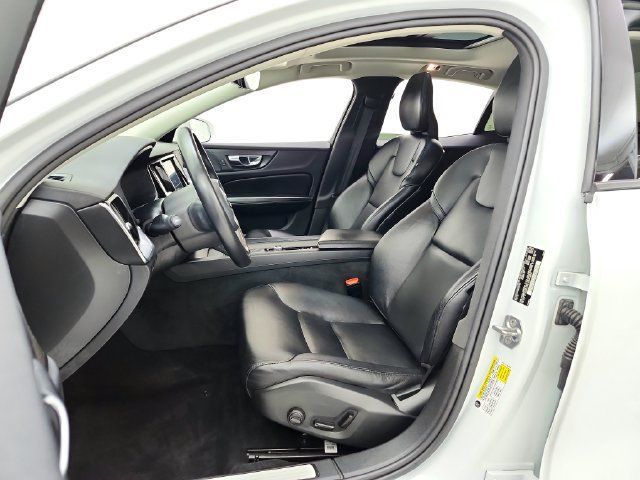 Used 2020 Volvo S60 T5 Momentum FWD image 29
