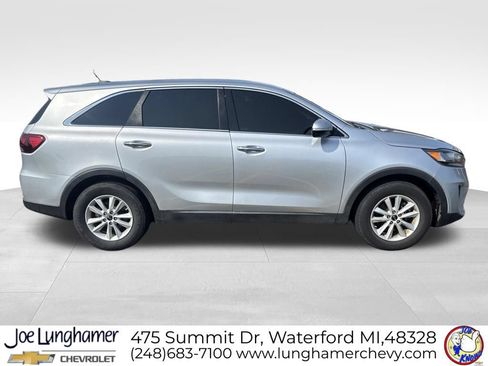 Used 2019 Kia Sorento FWD image 2