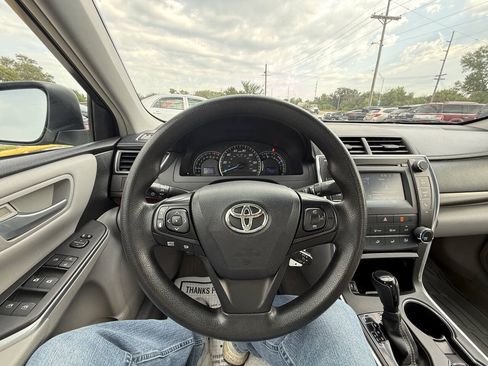 Used 2015 Toyota Camry LE FWD image 16