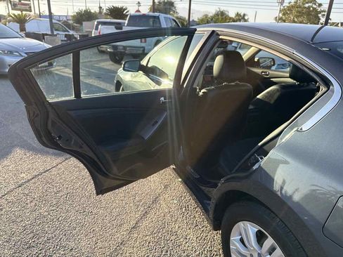 Used 2011 Nissan Altima 2.5 SL w/ 2.5SL Pkg FWD image 11