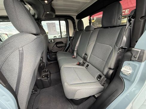 Certified 2025 Jeep Gladiator Nighthawk image 24