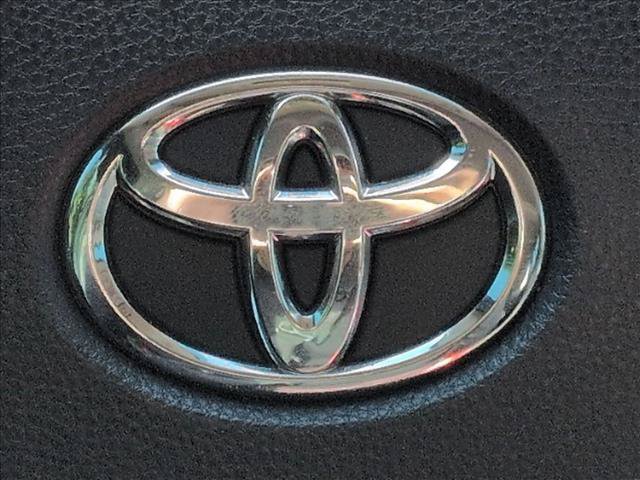 Used 2019 Toyota RAV4 XLE Premium FWD image 16