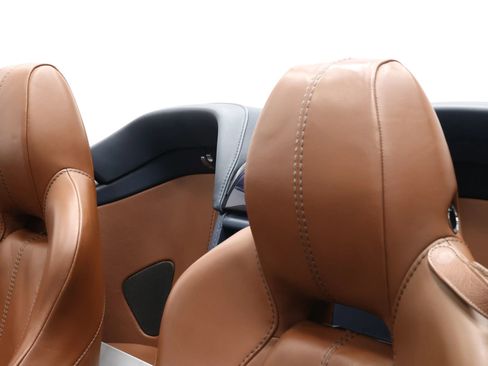 Used 2014 Aston Martin V8 Vantage Roadster image 15