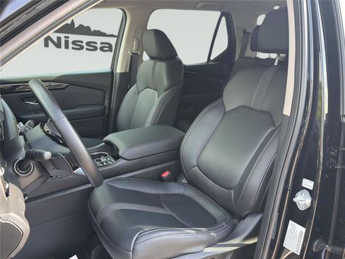 Used 2025 Honda Pilot EX-L image 10